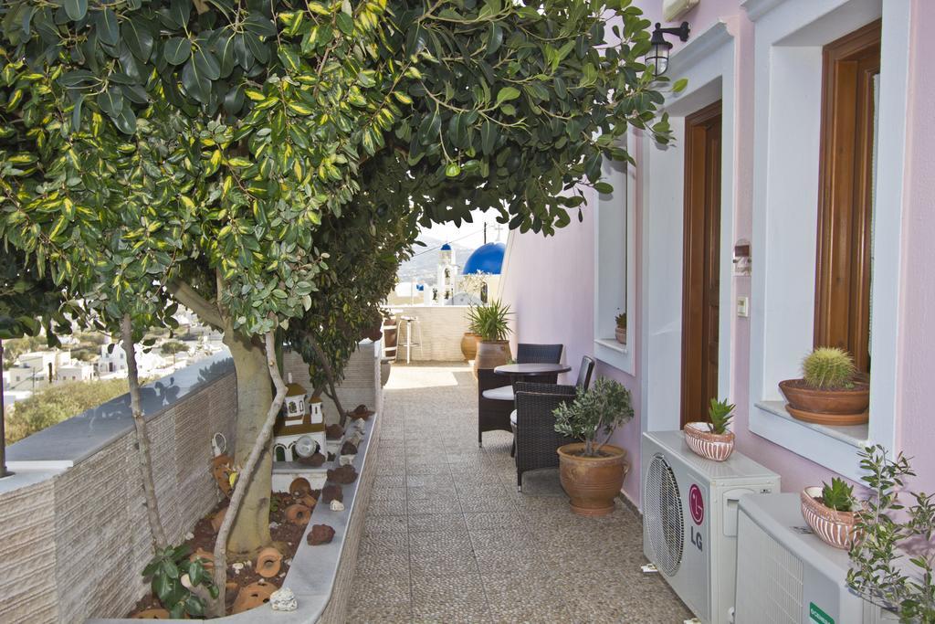 Nectarios Villa - Studios & Suites Adults Only Fira  Bagian luar foto