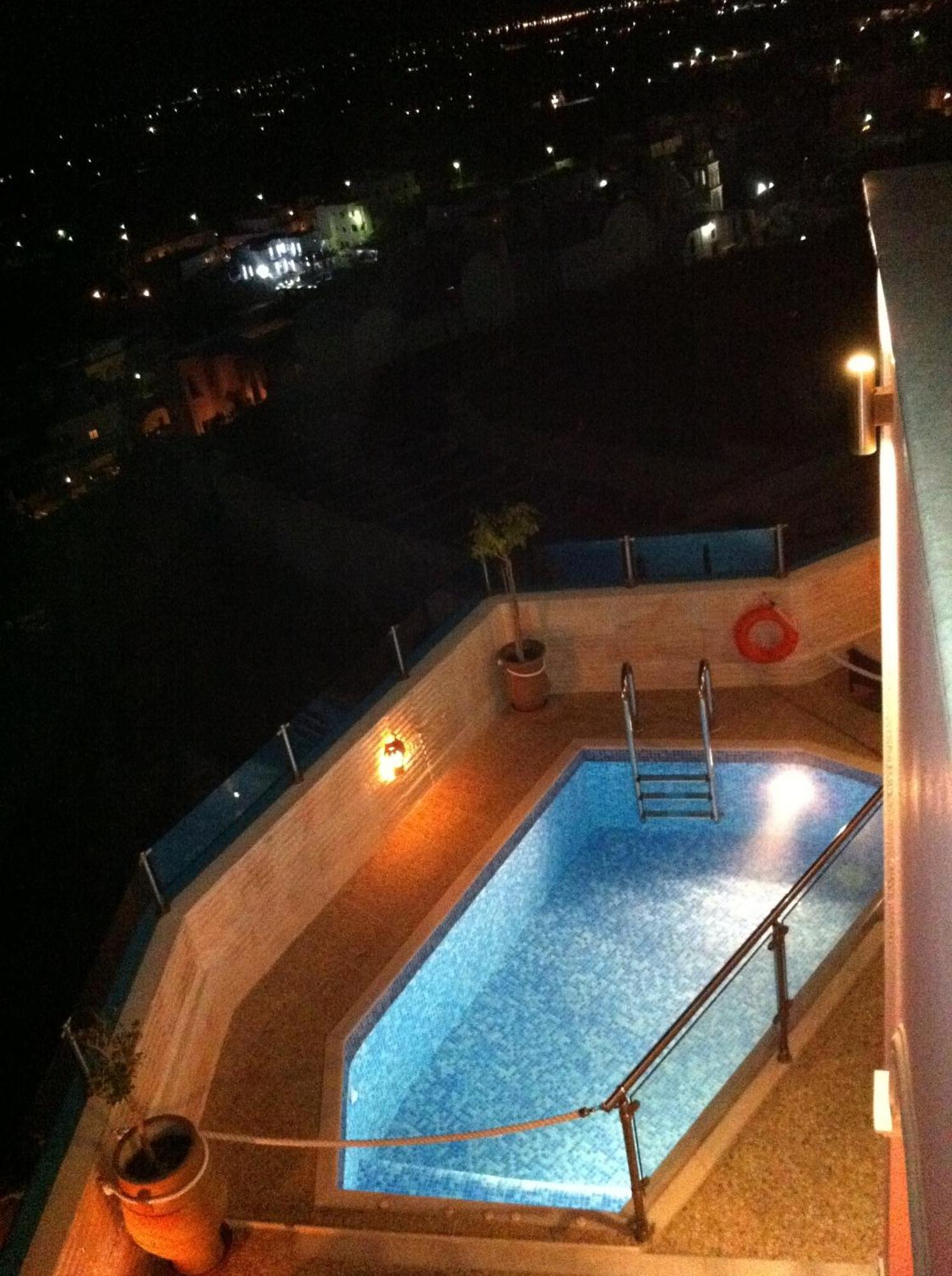 Nectarios Villa - Studios & Suites Adults Only Fira  Bagian luar foto