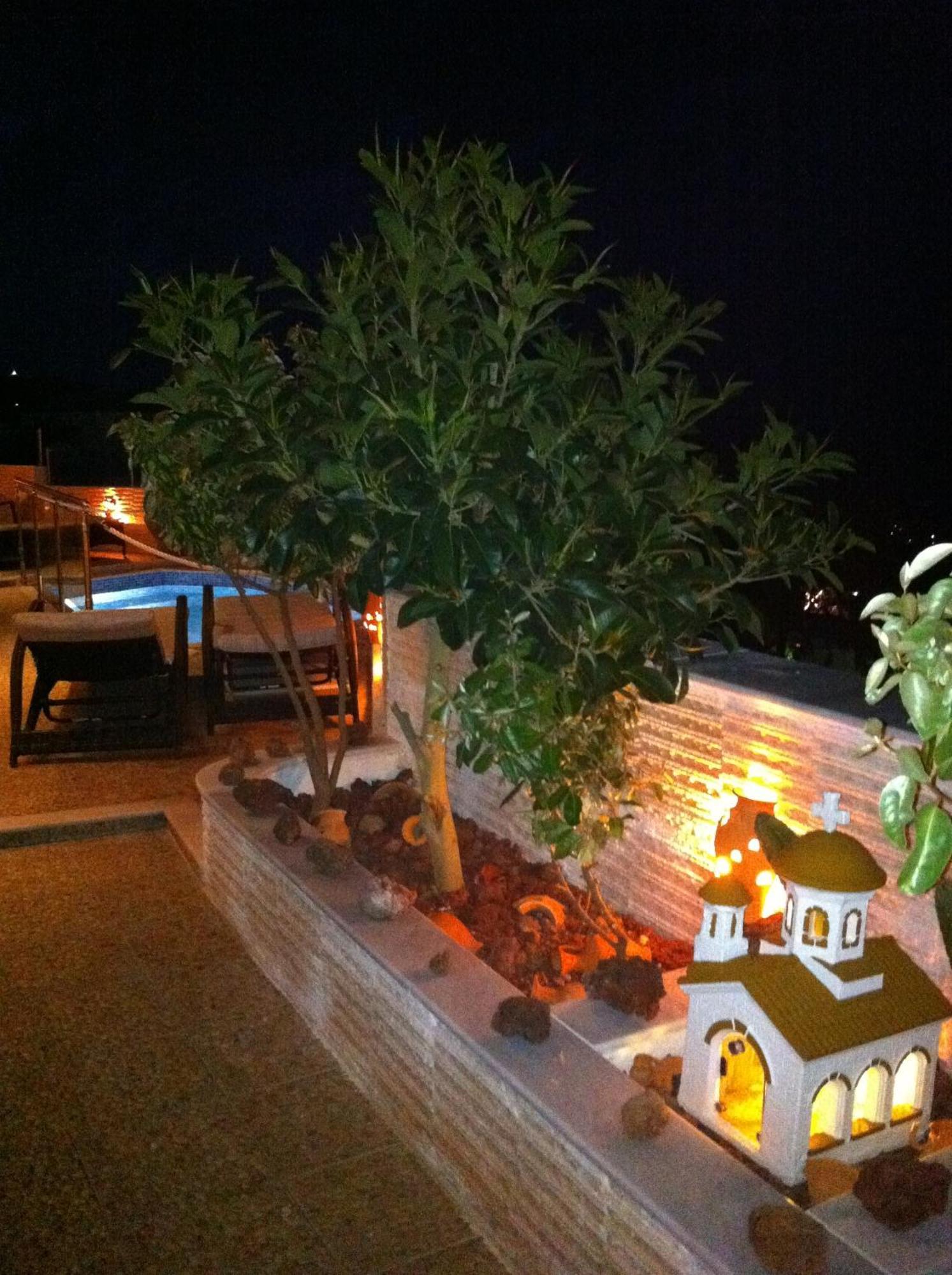 Nectarios Villa - Studios & Suites Adults Only Fira  Bagian luar foto