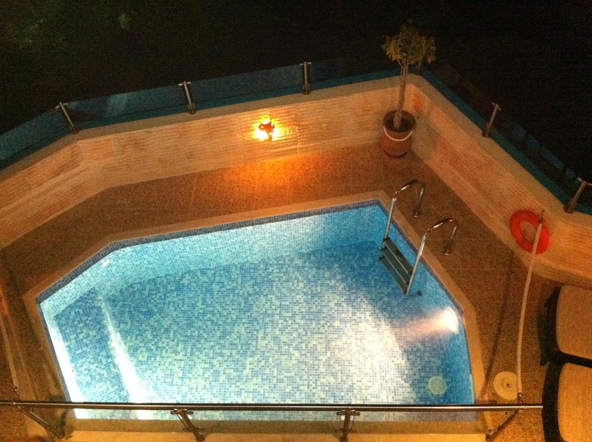 Nectarios Villa - Studios & Suites Adults Only Fira  Bagian luar foto