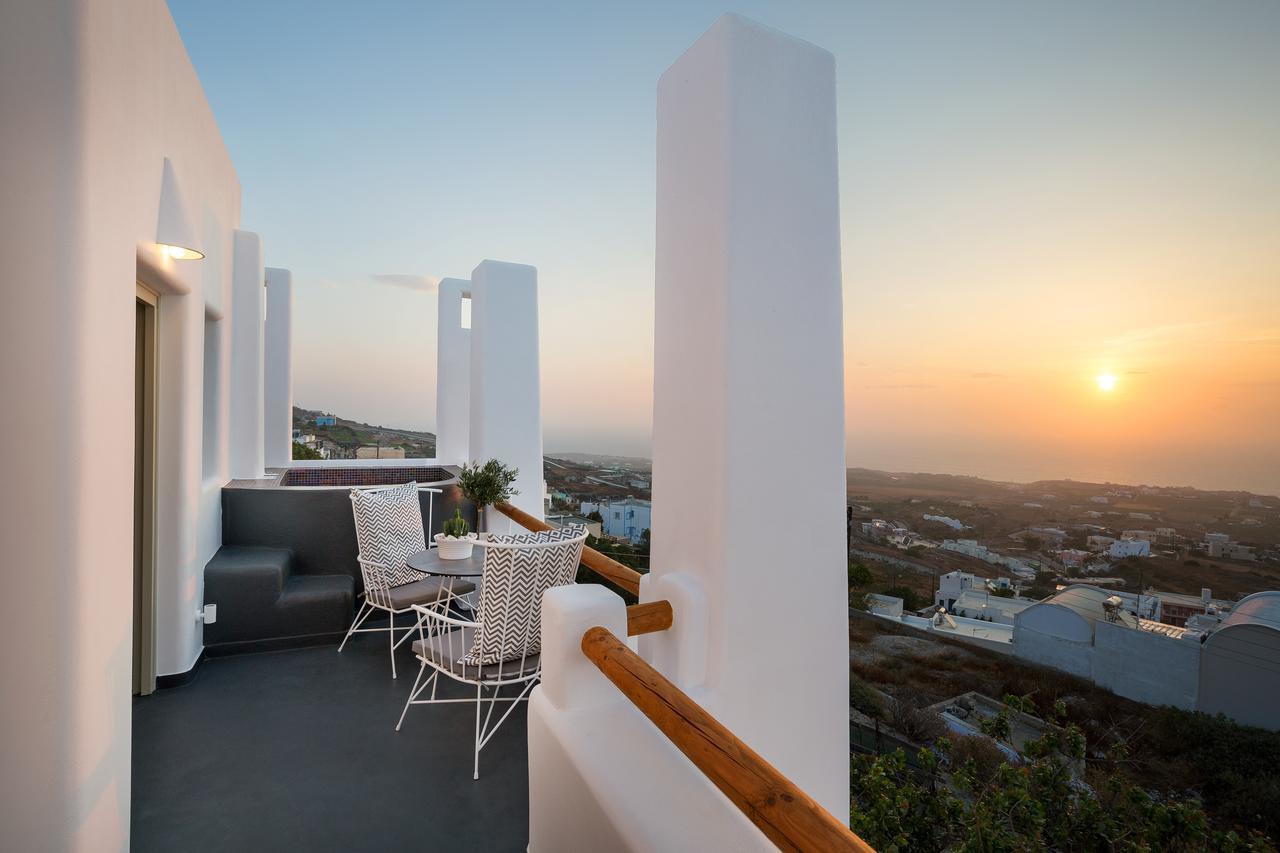 Nectarios Villa - Studios & Suites Adults Only Fira  Bagian luar foto
