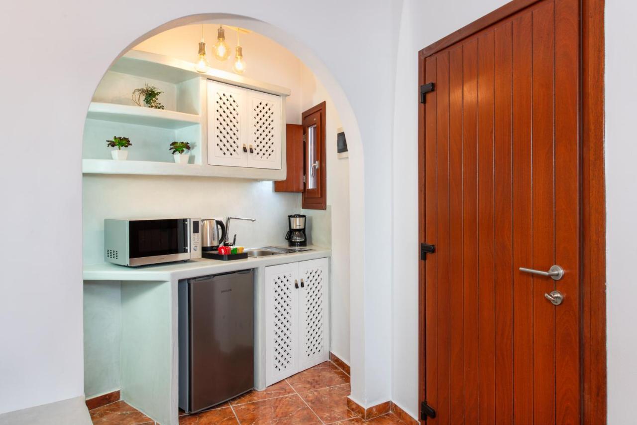 Nectarios Villa - Studios & Suites Adults Only Fira  Bagian luar foto