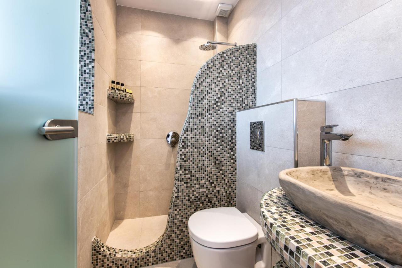 Nectarios Villa - Studios & Suites Adults Only Fira  Bagian luar foto