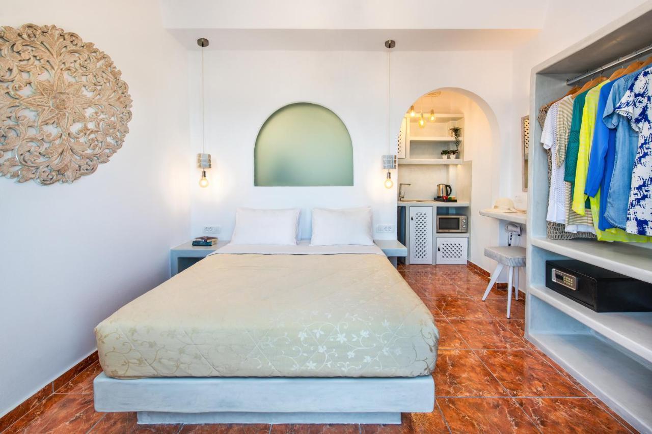 Nectarios Villa - Studios & Suites Adults Only Fira  Bagian luar foto