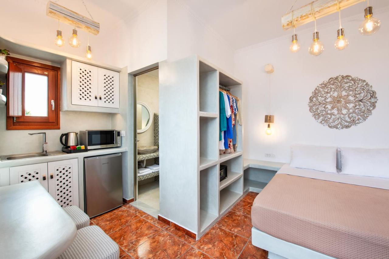 Nectarios Villa - Studios & Suites Adults Only Fira  Bagian luar foto