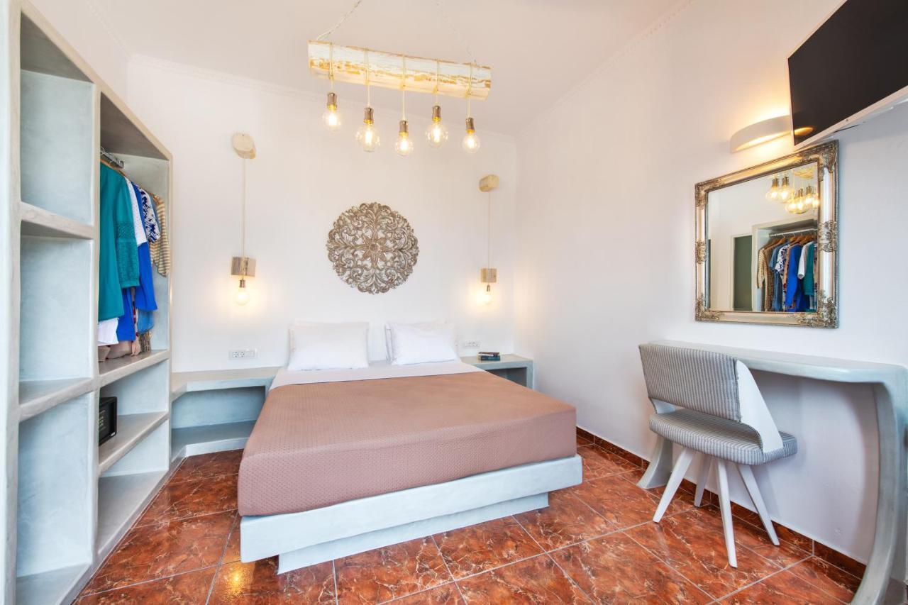 Nectarios Villa - Studios & Suites Adults Only Fira  Bagian luar foto