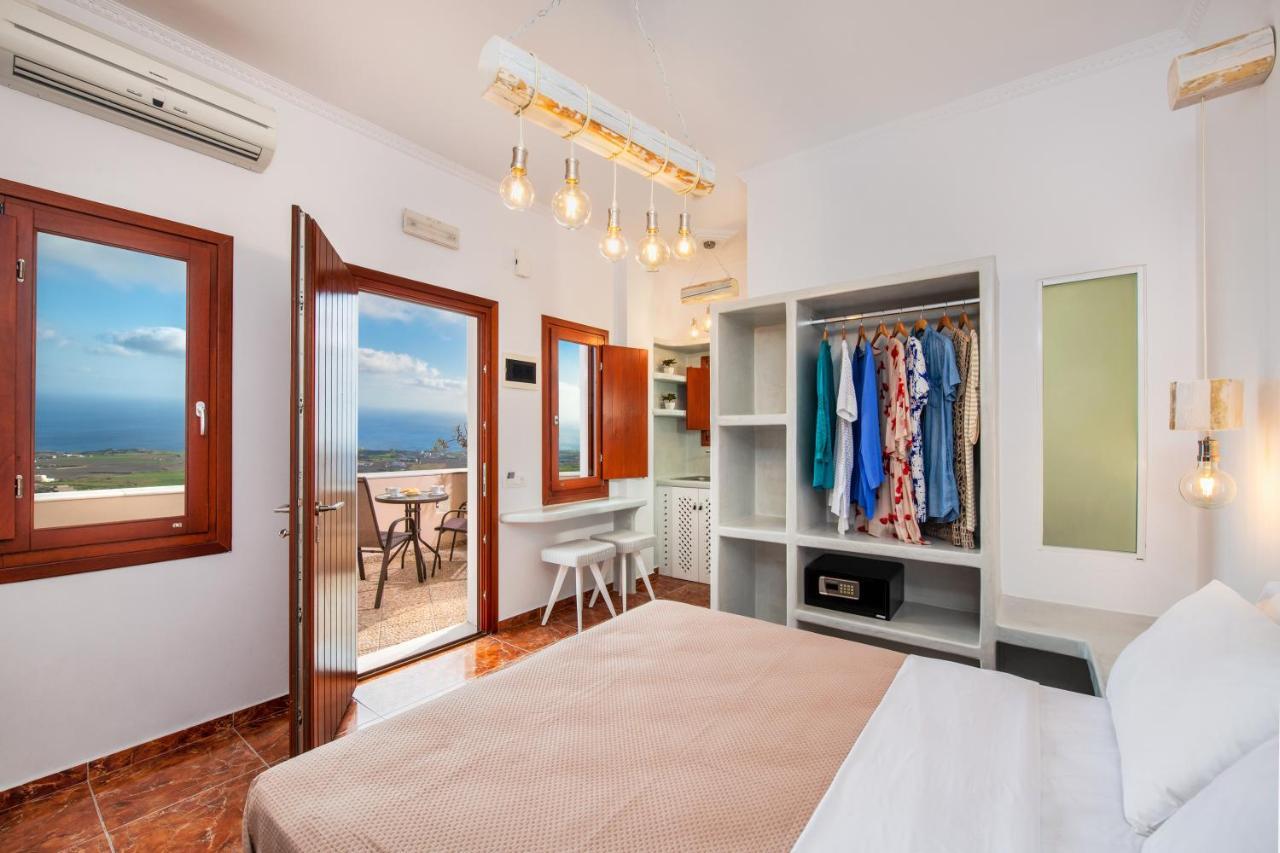 Nectarios Villa - Studios & Suites Adults Only Fira  Bagian luar foto