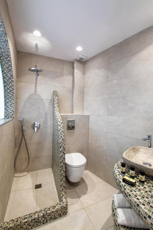 Nectarios Villa - Studios & Suites Adults Only Fira  Bagian luar foto