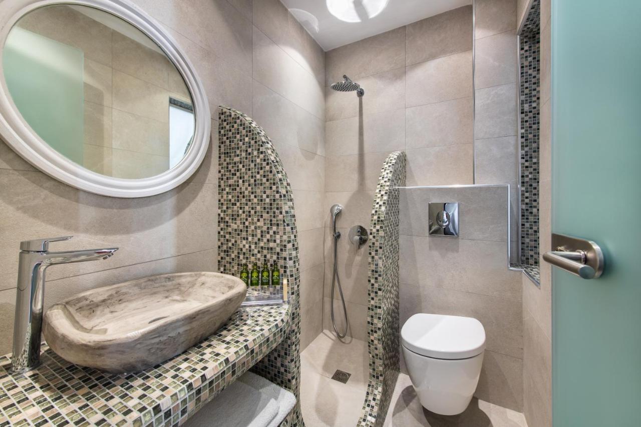 Nectarios Villa - Studios & Suites Adults Only Fira  Bagian luar foto